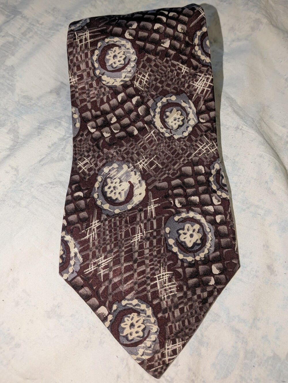 Erreuno Milano Brown Tie with Cream and Gray Medallions